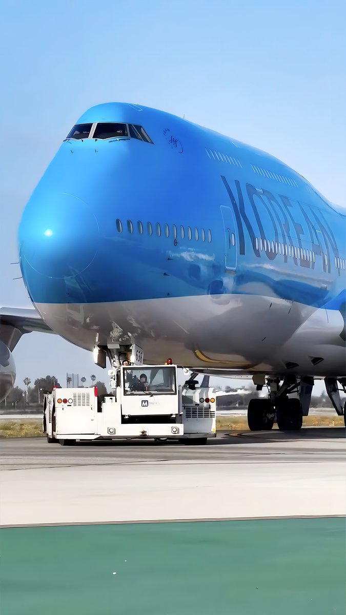 明日6月13日、新しいロゴのジャンボ（B747-8i)が成田空港に飛来予定です！！！

スケジュール
KE703   12:40成田到着
KE704　14:00成田出発
※予告なく変更される場合があります。

大迫力の飛行機を間近で感じてください✈👀

📸：@airside_rory