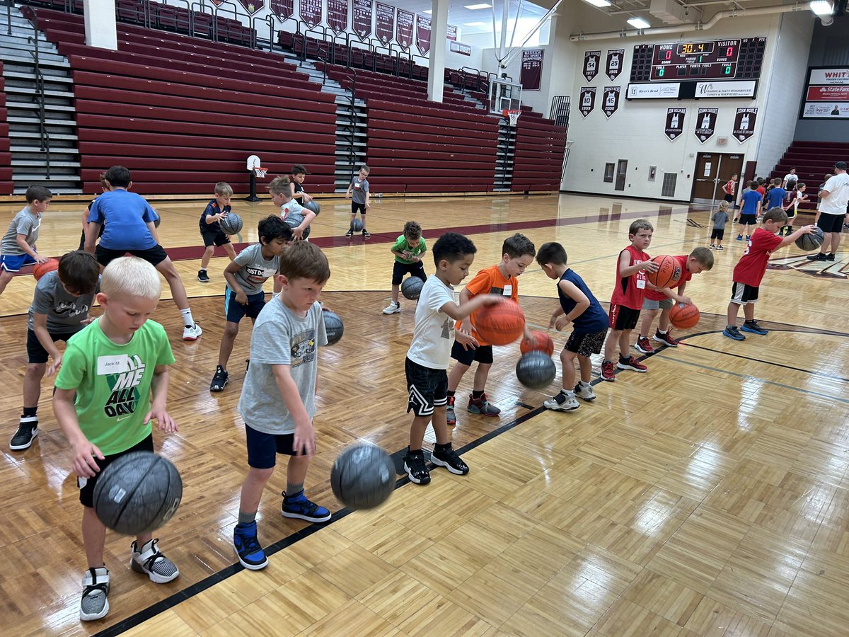 CoachChiv's tweet image. Youth camp action. @LebanonHSBball #WarriorStrong