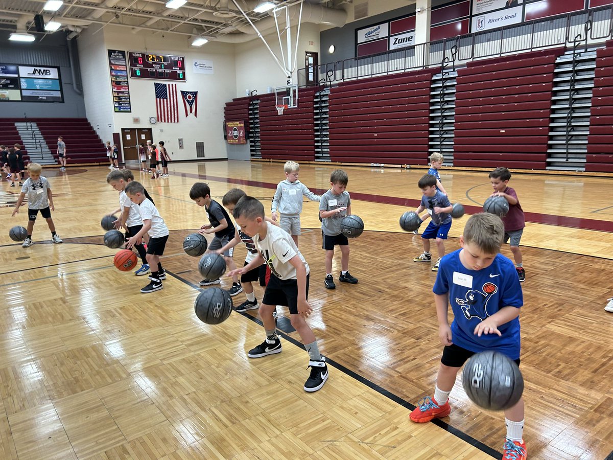 CoachChiv's tweet image. Youth camp action. @LebanonHSBball #WarriorStrong