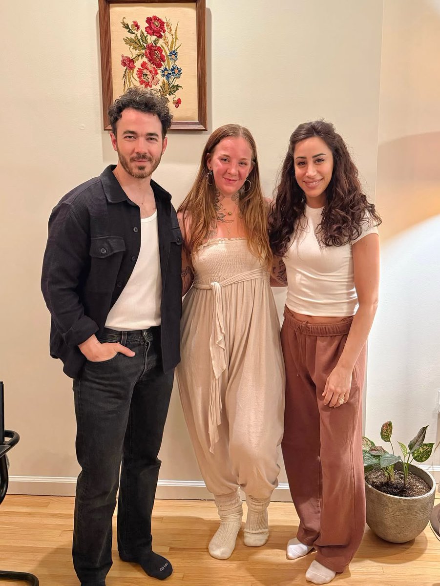 DanielleJBrasil's tweet photo. Nova tatuagem! ✨ 

Danielle e Kevin Jonas marcaram na pele o dia do seu casamento: “dezenove” de dezembro de 2009 💞 https://t.co/sfzFRjXD1e