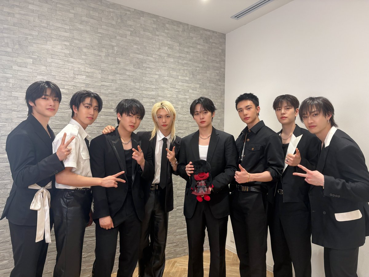 billboard SKZ (@billboardskz) on Twitter photo #StrayKids upcoming song "Parade" will be the soundtrack for the Warner Bros' Japanese horror film "Re/Member: THE LAST NIGHT" (<a href="/karadasagashi_m/">映画『カラダ探し』公式</a>).
This is the first time <a href="/Stray_Kids/">Stray Kids</a> will feature as soundtrack artists for a film.
<a href="/Stray_Kids_JP/">Stray Kids Japan Official</a> #スキズ #カラダ探しTLN #StrayKids upcoming song "Parade" will be the soundtrack for the Warner Bros' Japanese horror film "Re/Member: THE LAST NIGHT" (<a href="/karadasagashi_m/">映画『カラダ探し』公式</a>).
This is the first time <a href="/Stray_Kids/">Stray Kids</a> will feature as soundtrack artists for a film.
<a href="/Stray_Kids_JP/">Stray Kids Japan Official</a> #スキズ #カラダ探しTLN