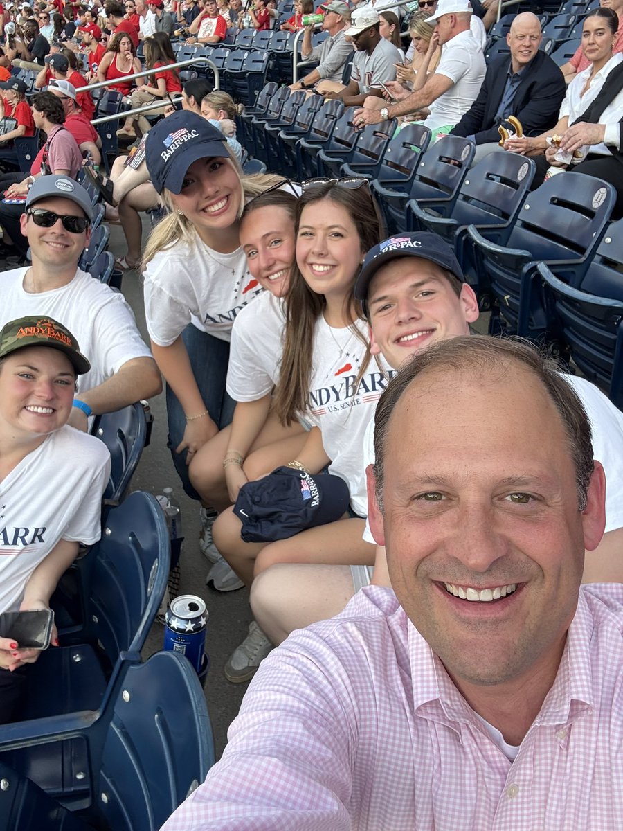 Beautiful night to be with Team Barr cheering on <a href="/HouseGOP/">House Republicans</a> in the Congressional baseball game. Things went great for team red!