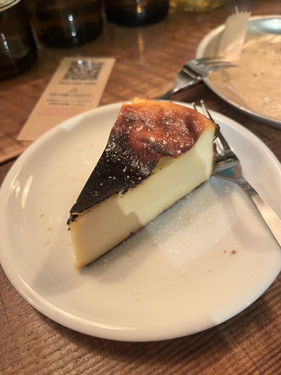 dreamergentz's tweet image. 和歌山にあるゲストハウスRico
素敵な空間かつ訪れる人も素敵😌

和歌山大学観光学部の学生達と熱いコミュニティ談義もできて大満足✨
チーズケーキはマストで食べてください！！！

#Rico #ゲストハウス #バスチー