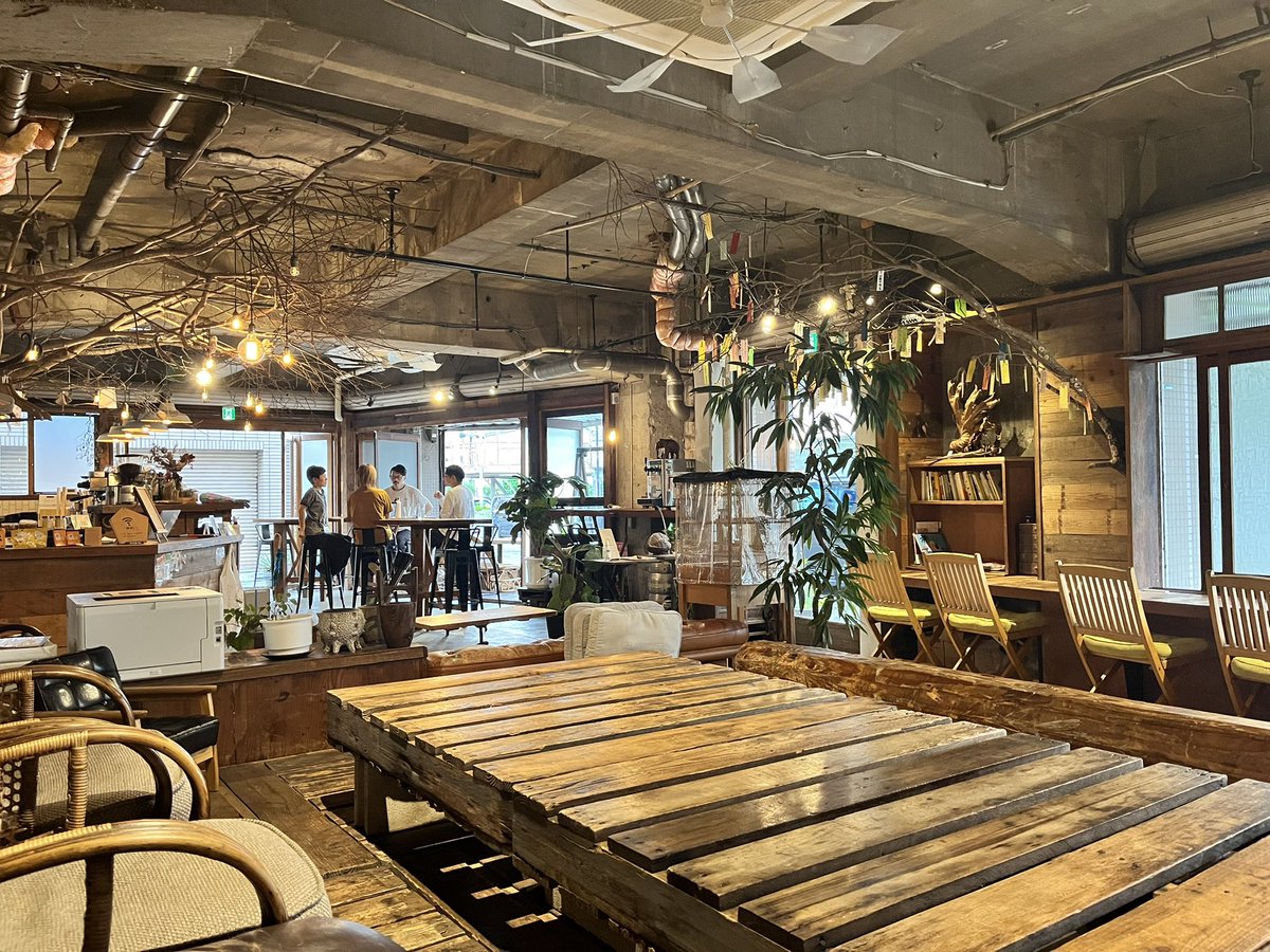 dreamergentz's tweet image. 和歌山にあるゲストハウスRico
素敵な空間かつ訪れる人も素敵😌

和歌山大学観光学部の学生達と熱いコミュニティ談義もできて大満足✨
チーズケーキはマストで食べてください！！！

#Rico #ゲストハウス #バスチー