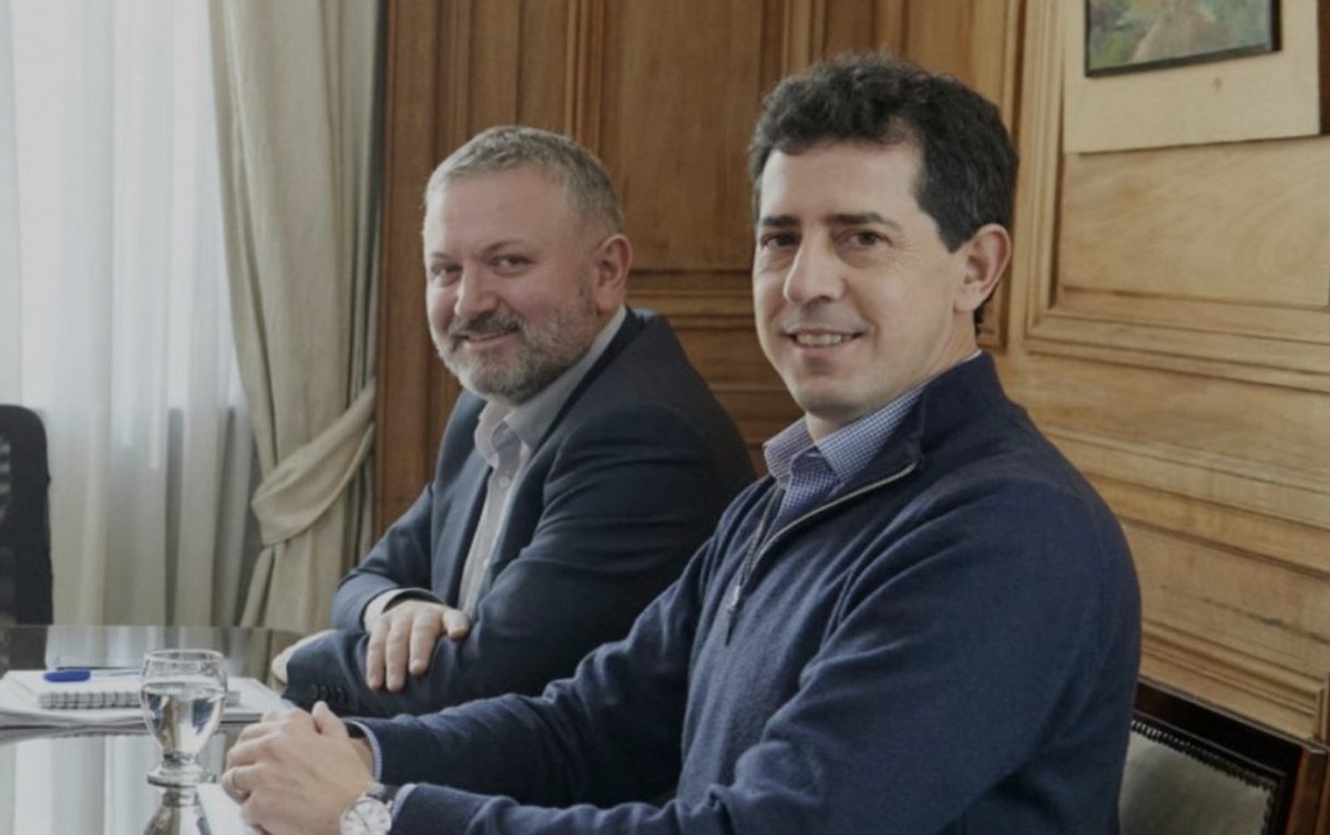 José Lepere, mano derecha de Wado de Pedro, involucrado en el ataque de anoche al edificio de Artear. <a href="/eltreceoficial/">eltrece</a> <a href="/todonoticias/">TN - Todo Noticias</a> Otros identificados también están en las primeras líneas del gno de Kicillof.