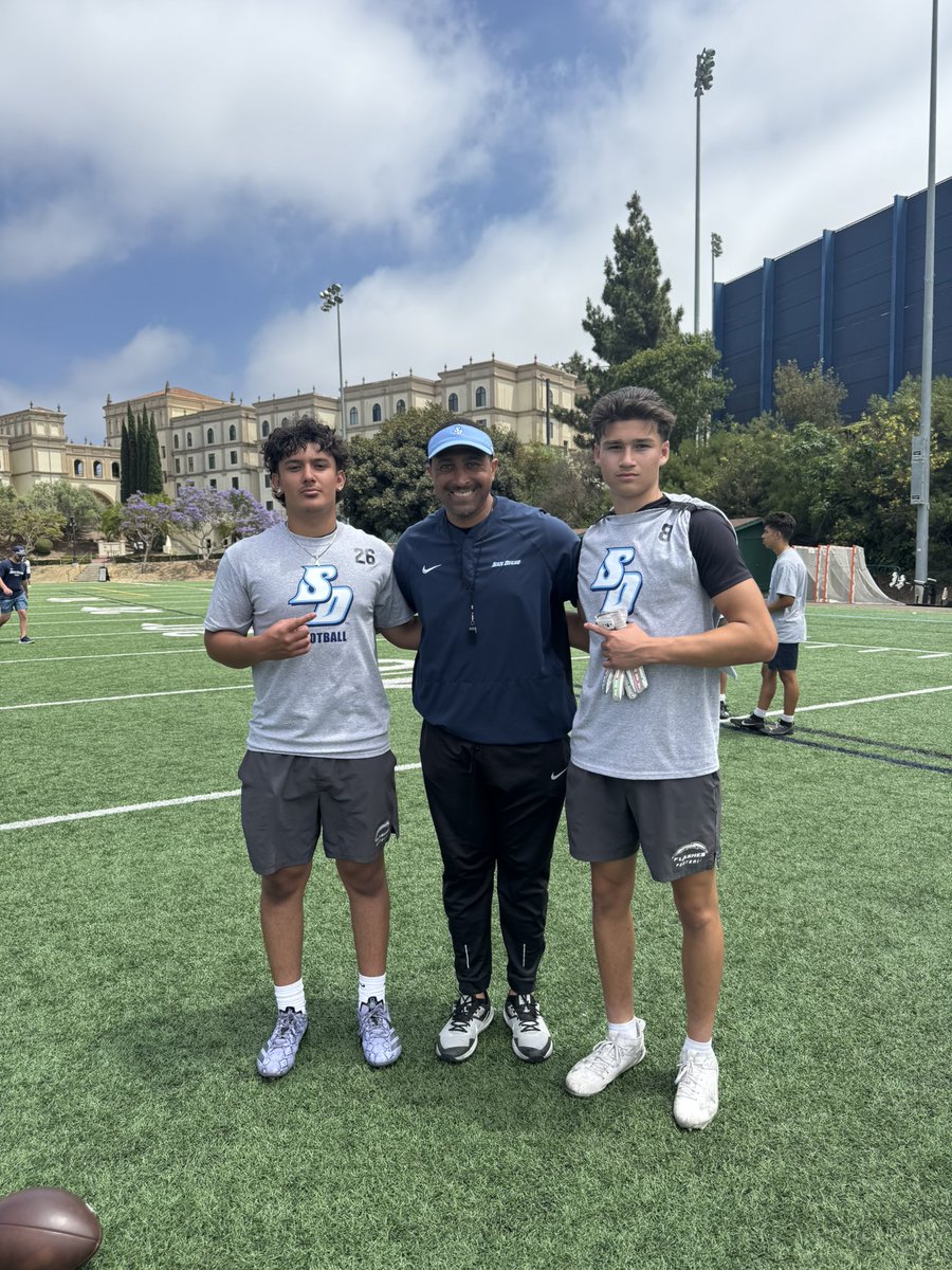nateperezQB's tweet image. Thank you @madbacker56 @USDFootball for an amazing and hard working experience! Again I had the opportunity to talk to some great coaches. @CoachLucasGovan @CoachRocket73 @Coachrichbrown