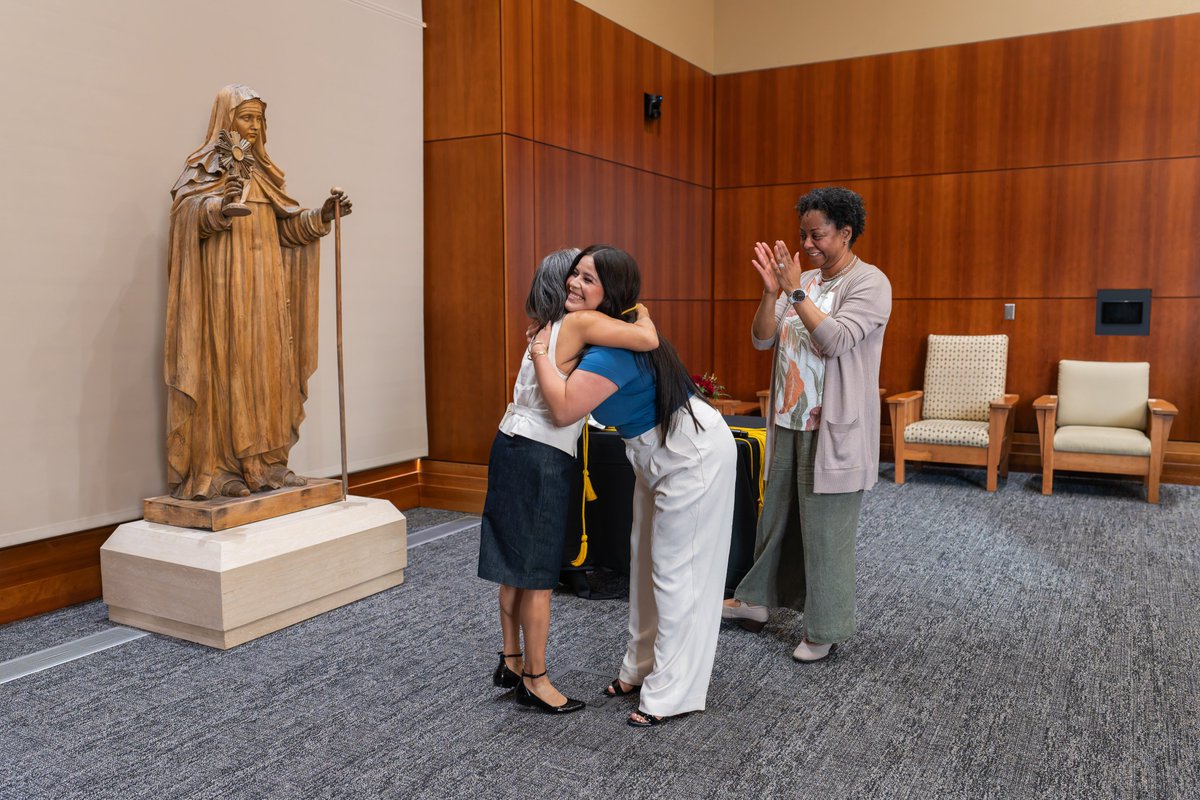 Congratulations to our stellar First Generation Counseling Psychology graduates 🥳🥳 We are so proud of you and all you've accomplished here at Santa Clara, and cannot wait to see the impact you have on mental health in our communities!

#SCUECP #SCUGrad2025 #SCUProud