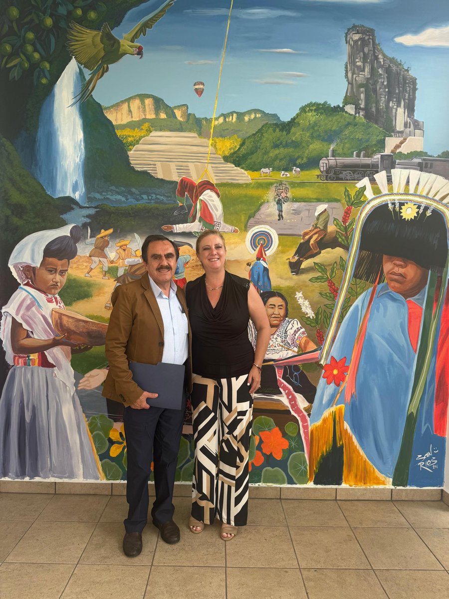 Marilyn_Balle's tweet photo. ✅ Con mucho gusto y cariño recibí al Profesor Juan Carlos Guzmán, director de la Universidad #UPAV, con quien compartimos una grata charla sobre el papel de la educación superior en la transformación de nuestro país.

#EducaciónEsTransformación #Distrito03 #CompromisoConLaEducación