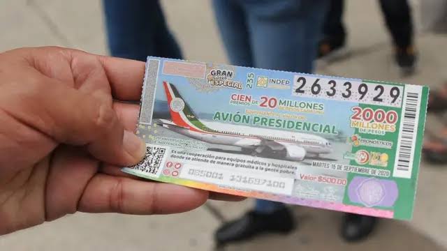 MÉXICO NO TIENE MEMORIA... La rifa de un avión.
Lo que pasaría con el dinero:
El dinero se invertirá en la construcción de dos hospitales del IMSS Bienestar con 80 camas cada uno, que serán inaugurados antes de terminar el Gobierno de la 4ta. Transformación. Estarán ubicados en