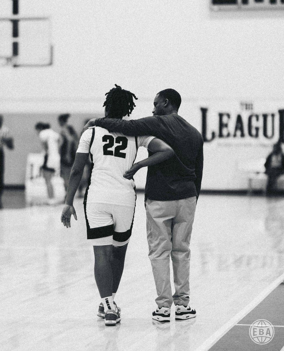 Hoopernae0's tweet image. AGTG after a great conversation with @terrynooner I am blessed to receive an offer from The University Of Witchia State @ProSkillsGBB @JaRonJefferson2 @CoachLos4 💛🖤