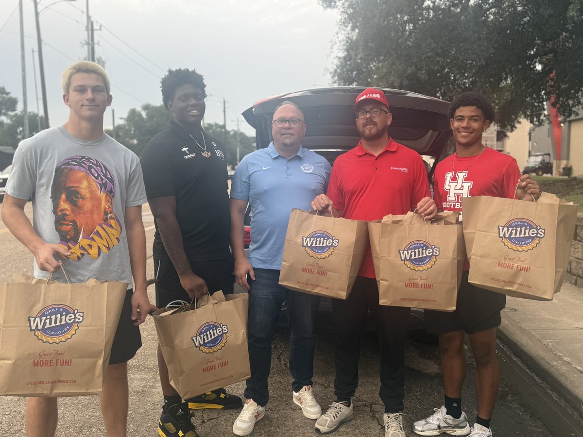 DistinctlyHIS (@distinctlyhis_) on Twitter photo Huge thanks to <a href="/WilliesIcehouse/">Willie's Grill & Icehouse</a> for supplying our boys with some fresh food after a strong performance at the University of Houston!
#DistinctlyHisCollegeTour Huge thanks to <a href="/WilliesIcehouse/">Willie's Grill & Icehouse</a> for supplying our boys with some fresh food after a strong performance at the University of Houston!
#DistinctlyHisCollegeTour