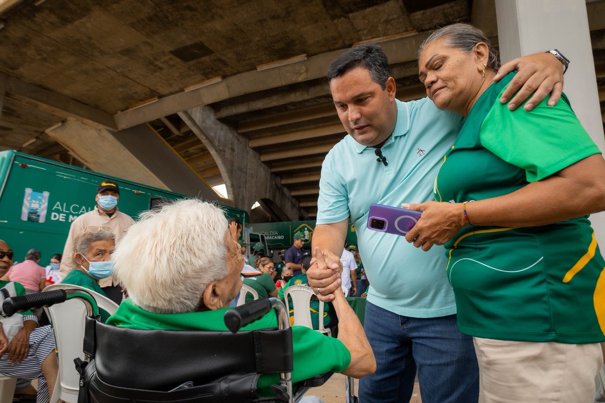 mcboalcaldia21's tweet photo. 120 abuelitos atendidos en nuestra Jornada de Atención de Adultos Mayores 👴🏾💛👵🏽

Atención médica, barbería, peluquería, manicura y charlas fueron algunos de los servicios ofrecidos en la sede del @mcboimaam en @plazaparatodos_ https://t.co/i0PeEiGuk9