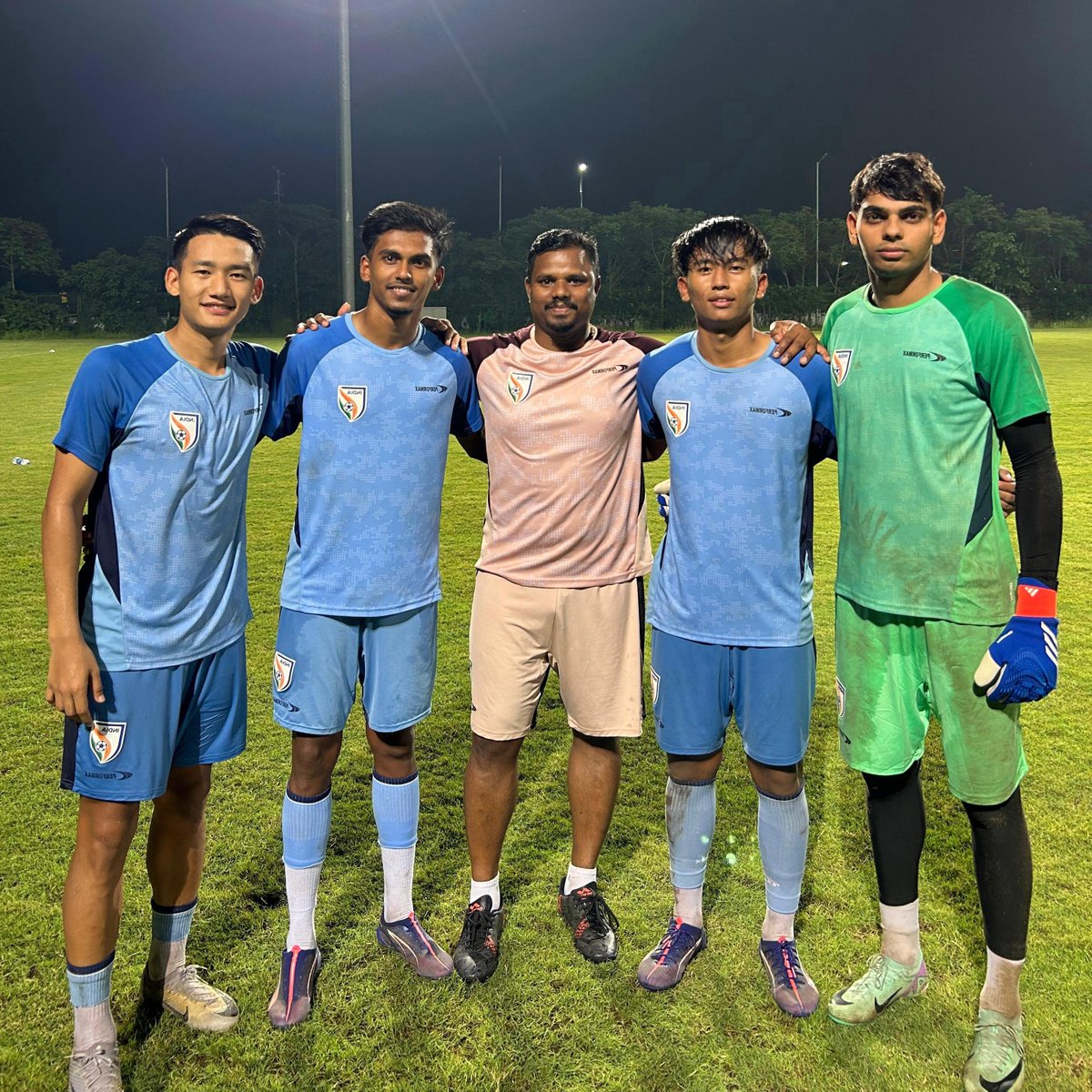 Our lads with the #TeamIndia U23s! 🇮🇳

#WeAreBFC #IndianFootball
