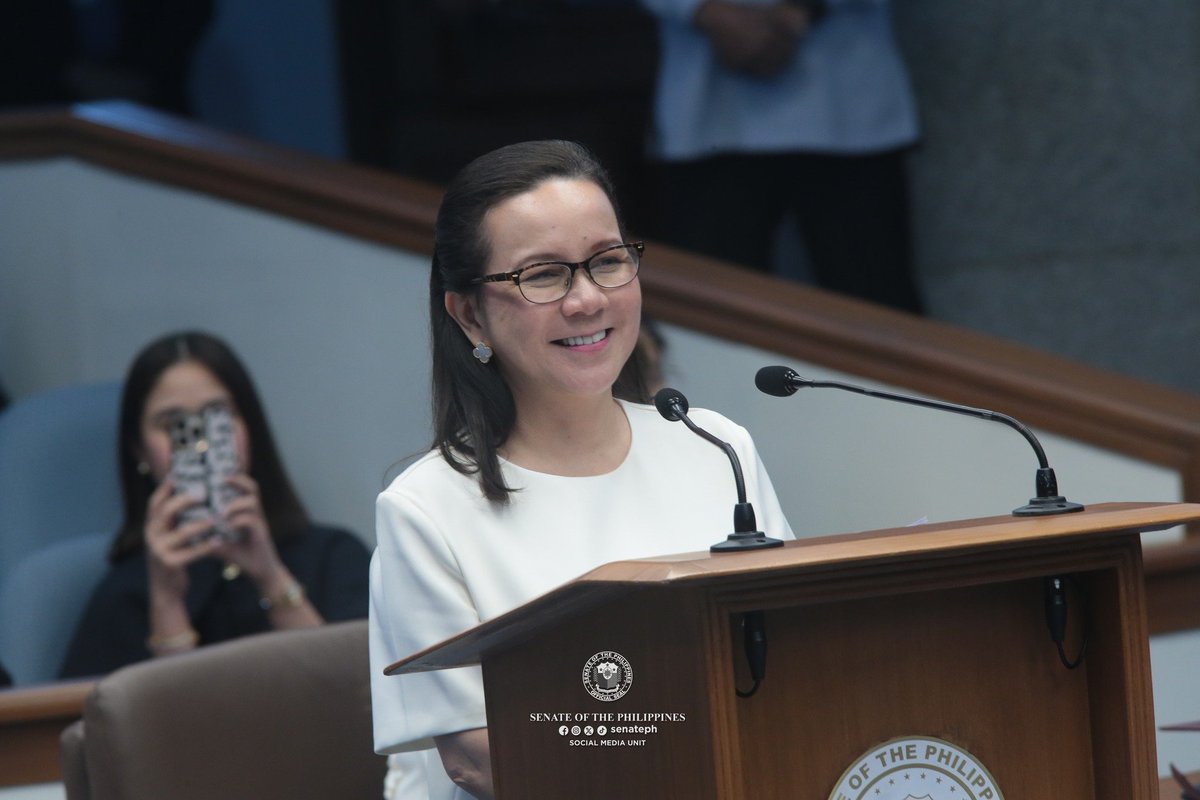ronaldgem's tweet photo. To graduating Senators Koko Pimentel, Nancy Binay, and Grace Poe: I may disagree with some of your politics, but thank you for standing up for our Constitution. https://t.co/7Iz5dnF7Qf
