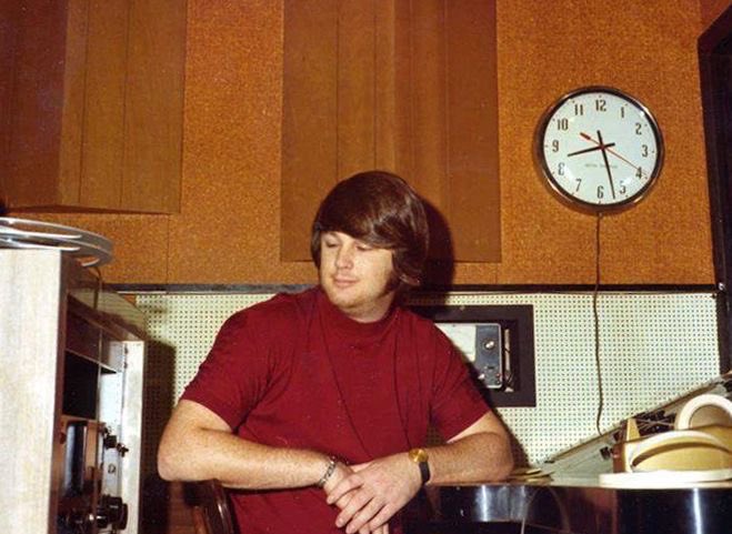 CameraCayden's tweet image. i don’t ever post here but today just really hit close to my heart. words can’t describe the appreciation i have for this man and his work. his music has inspired to make my own, and guided me through these teenage years. thank you brian wilson. love and mercy❤️
