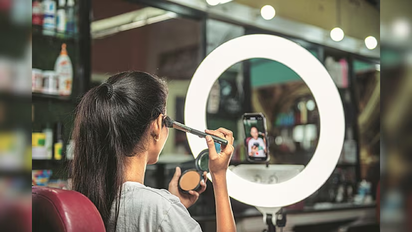 #India’s influencer marketing industry is set to hit ₹4,500 cr in 2025, growing 25% YoY.

With trust trumping follower counts, brands are prioritising content quality, long-term ties, and macro creators—while micro-influencers rise in high-stakes sectors.

#SocialMedia