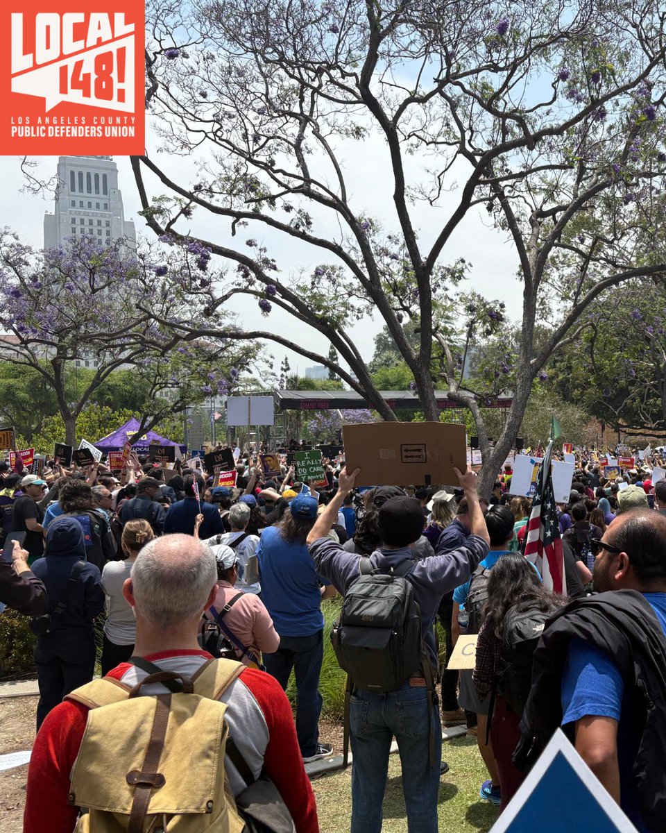 LApubdefunion's tweet image. We were proud to rally in support of @SEIU CA President David Huerta, who was unjustly attacked & arrested while advocating for immigrants' rights. We will always support the right to protest, especially against heavily militarized forces. LA is a labor town! ICE out of LA! ✊✊