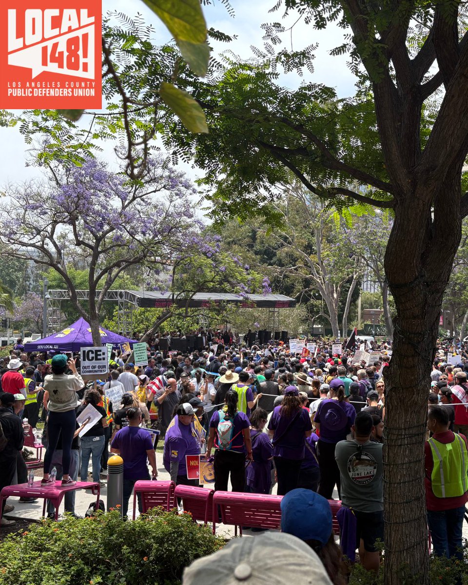 LApubdefunion's tweet image. We were proud to rally in support of @SEIU CA President David Huerta, who was unjustly attacked & arrested while advocating for immigrants' rights. We will always support the right to protest, especially against heavily militarized forces. LA is a labor town! ICE out of LA! ✊✊