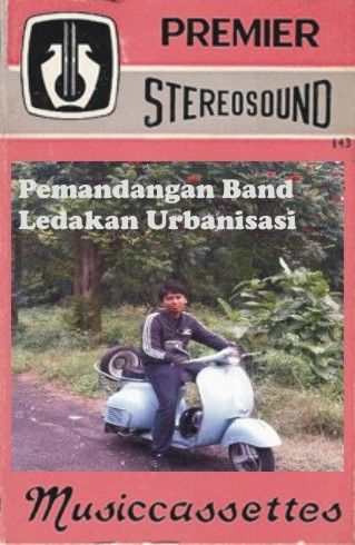 Pada tahun 2011 pas manggung pernah nge-cover lagu "In My Room" milik The Beach Boys.

Meski sedang teler manggungnya.

R.I.P Brian Wilson.

archive.org/details/Pemand…