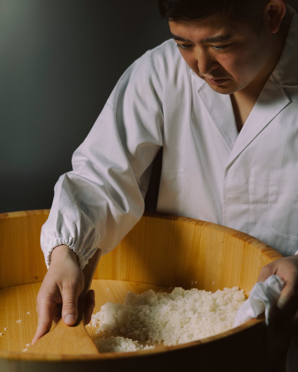 ylprojectsinc's tweet image. 【PROJECT】Nihonbashi Kawaguchi 🇯🇵🍣
江戸の美意識を受け継ぐ鮨店「日本橋川口」のブランド開発を担当しました。
ロゴ・ビジュアル・WEB・英語対応コピーまで、江戸の美意識が世界へ伝わる設計に。  
▶︎ nihonbashi-kawaguchi.com 

#Branding #ArtDirection #江戸前鮨