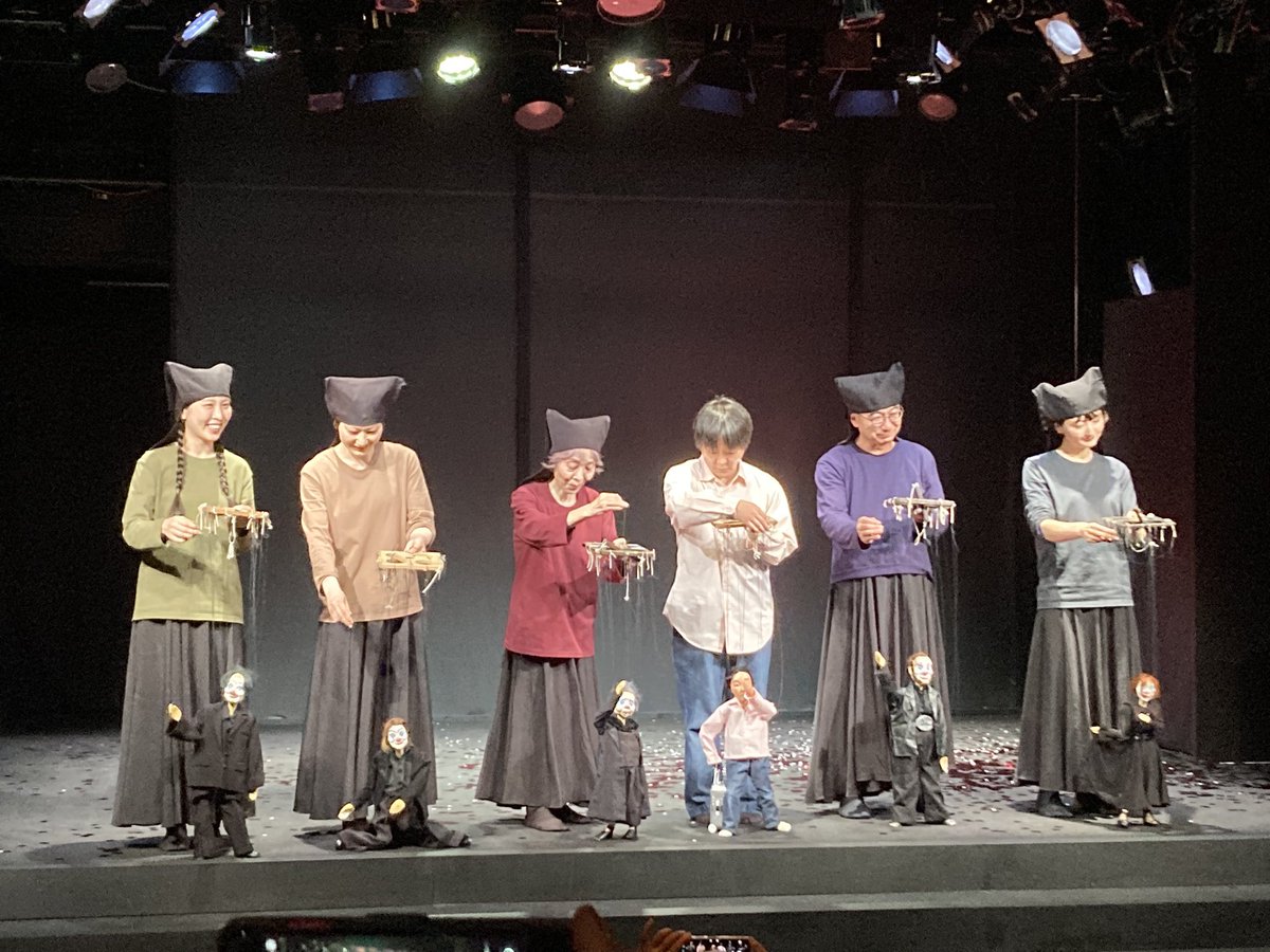 asakaigarashi's tweet image. 結城座390周年記念公演
佐藤信さん演出「奢りの都市」観劇。
ずっと観たかった結城座に
能役者の清水寛ニさんが出演とあらば
観に行かねばで、圧巻の佇まい！
中野のお蕎麦屋さんは怪しかった！笑
過去と今が入り組んで、お七観られて感激。
人形の表情がなんとも豊か
皆さんの声も素晴らしい。
ぜひ❗️