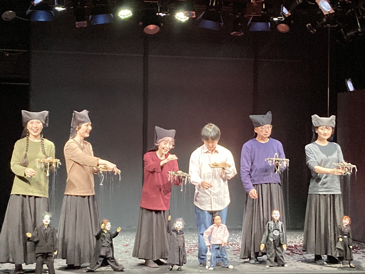 asakaigarashi's tweet image. 結城座390周年記念公演
佐藤信さん演出「奢りの都市」観劇。
ずっと観たかった結城座に
能役者の清水寛ニさんが出演とあらば
観に行かねばで、圧巻の佇まい！
中野のお蕎麦屋さんは怪しかった！笑
過去と今が入り組んで、お七観られて感激。
人形の表情がなんとも豊か
皆さんの声も素晴らしい。
ぜひ❗️
