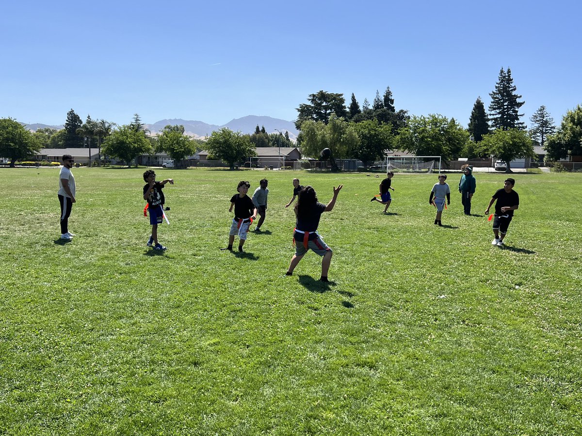 Worldwide_Cares's tweet image. Perfect weather for middle school sports with @HOKALI_ at @rmsvikings and @OakGroveMS #SummerCARES #ExpandedLearning
