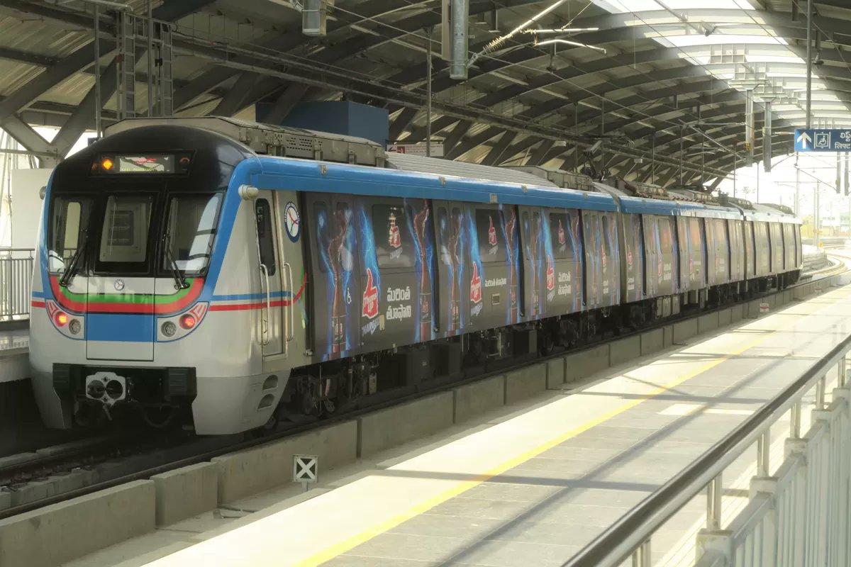 INDIASPROG98425's tweet image. Hyderabad Metro Phase 2B Gets Cabinet Approval.
The Corridors are:
• Corridor 1 - Shamshabad Airport to Future City over 39.6 km
• Corridor 2 - 24.5 km elevated route from Jubilee Bus Station to Medchal
• Corridor 3 will run 22 km from Jubilee Bus Station to Shamirpet
@cbdhage