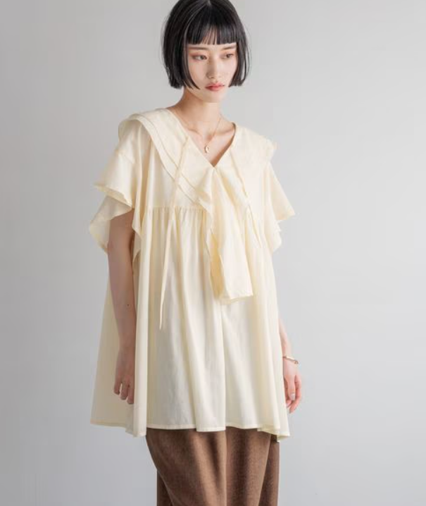 📢再入荷のお知らせ📢 大人気だった「フリルチュニックブラウス」が