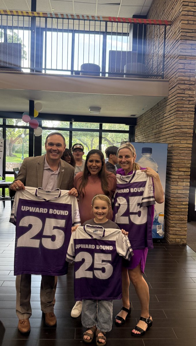 sherribphd's tweet image. 🎓💜 Today, Dr. Hurley and the First Lady spent time with our amazing @tsuupbound students, sharing inspiration, encouragement, and first-gen pride! Moments like this show why TRIO works. Huge shoutout to our UB scholars and the staff who support them! #TRIOWorks #TarletonUB