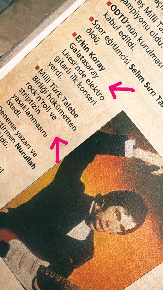 1957, Erkin Koray için ilk sahneye çıktığı yıl olmakla birlikte, "I. Millî Rock'n Roll Mücadelesi"ne de başladığı yıldır!