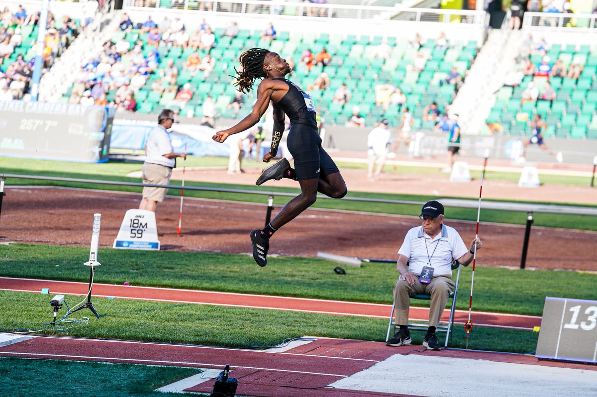 𝘼𝙡𝙡-𝘼𝙢𝙚𝙧𝙞𝙘𝙖𝙣 ✔️

Chris Preddie earned second team All-American honors at the NCAA Track and Field Championships after his 14th place finish in the men’s long jump. 

#EatEmUp