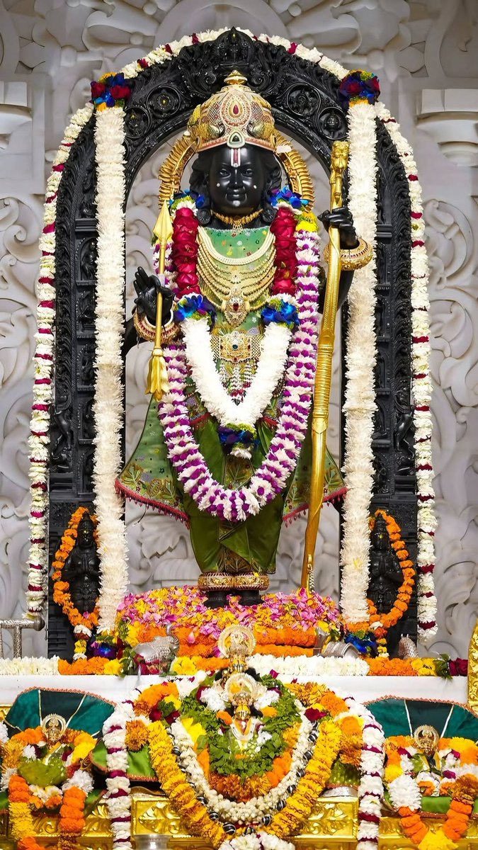 "जिनके कपट दंभ नहिं माया, तिनके हृदय बसहु रघुराया"

जय श्री राम 🚩🚩🚩