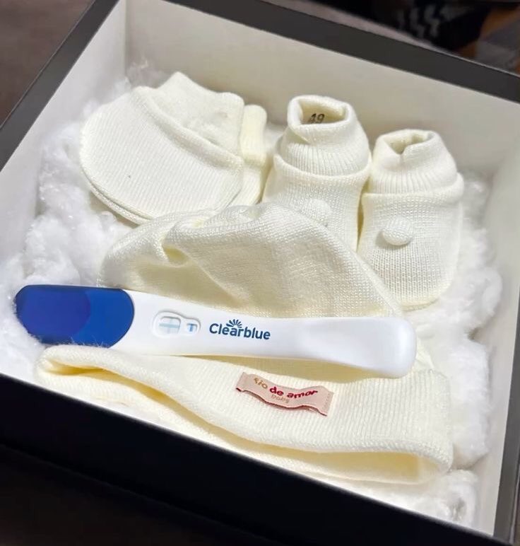 Happy Valentine's Day Miss JueYeon, you have to teach your commandments to our baby… I am pregnant! 🤍