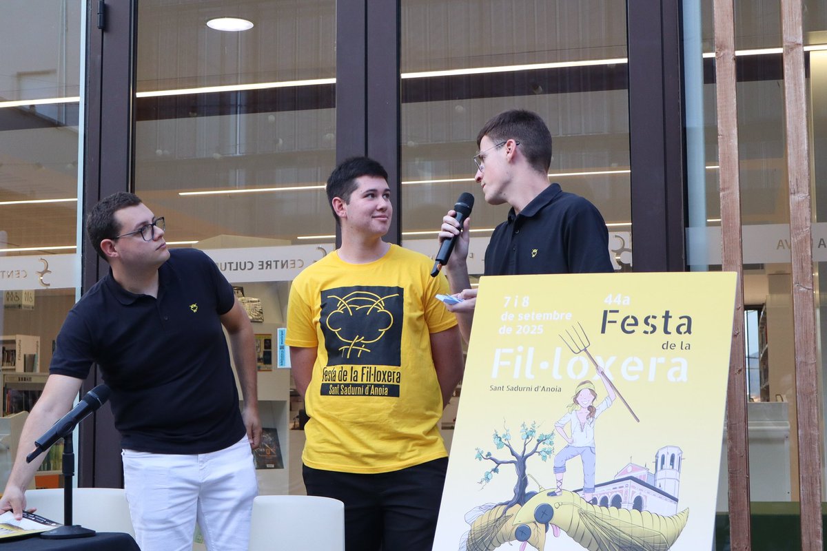 Festa de la Fil·loxera (@festafiloxera) on Twitter photo Fa només una setmana vivíem un dels moments més especials de l’any: la presentació de la 44a Festa de la Fil·loxera. 🐝
Gràcies a tots els que ens vau acompanyar i a la <a href="/bstsadurniarbn/">Biblioteca Municipal Ramon Bosch de Noya</a> per obrir-nos les portes! 💛 Fa només una setmana vivíem un dels moments més especials de l’any: la presentació de la 44a Festa de la Fil·loxera. 🐝
Gràcies a tots els que ens vau acompanyar i a la <a href="/bstsadurniarbn/">Biblioteca Municipal Ramon Bosch de Noya</a> per obrir-nos les portes! 💛