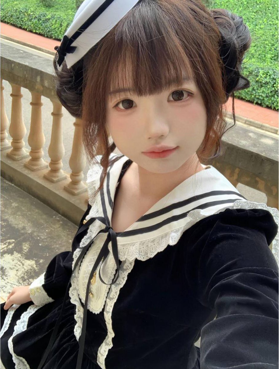 07年萝莉身高：160cm
体重：43kg  超级小奶狗 https://t.co/dQH5n6RuMZ