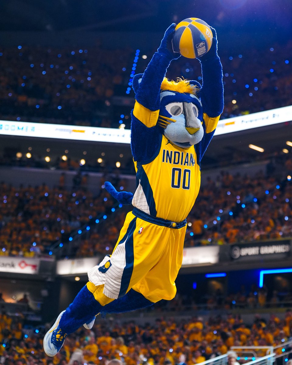 flew in for an <a href="/NBA/">NBA</a> Finals Game 3 #PacersWin ✈️