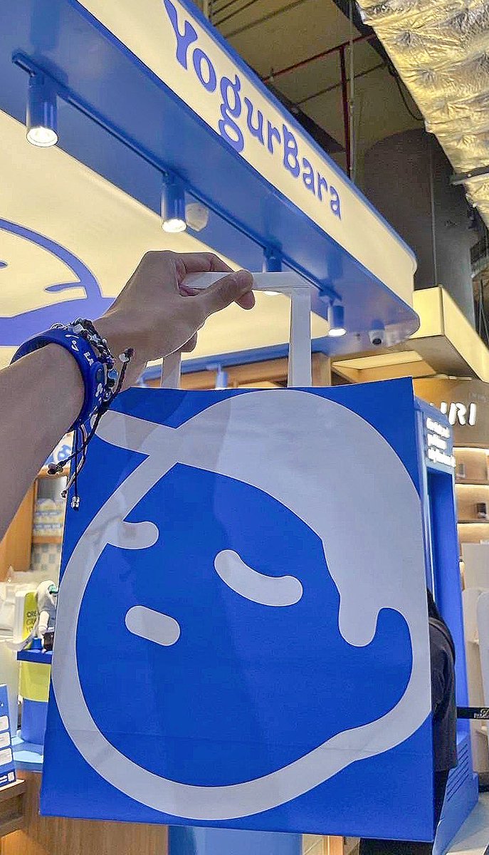 stitch_pololo's tweet image. วันนี้แวะมาร้านโยเกิร์ตออมม่า&quot;YogurBara&quot;ที่พารากอน ถามพี่พนง.ว่าเมื่อไหร่จะมีเดลิเวอรี่ พนง.บอกว่า&quot;จะมีในgrab(เท่านั้น)ตั้งแต่พรุ่งนี้(13 มิ.ย.)&quot;กรี๊ดมากกกกกก ไม่ต้องมาถึงหน้าร้านก็กดสั่งเองได้ ปังมากก #YogurBaraThailand