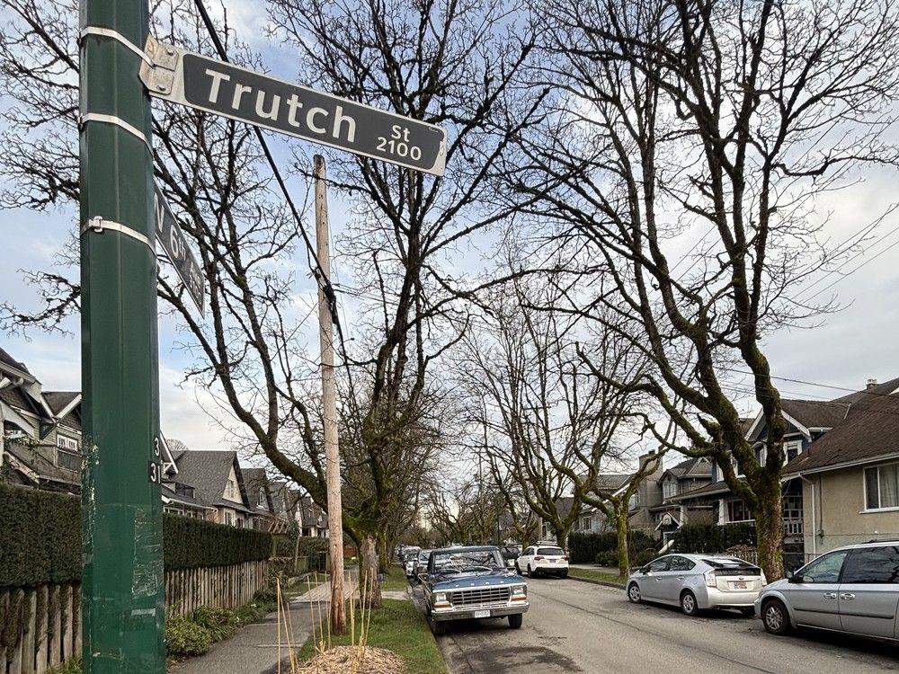VancouverSun's tweet image. Welcome to šxʷməθkʷəy̓əmasəm Street: Vancouver's newest street name is also its first using alphabet other than English vancouversun.com/news/sx%CA%B7m…