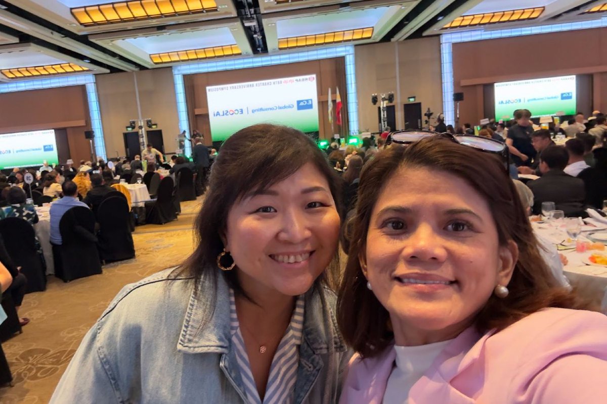 FlexmGlobal's tweet image. FlexM was proud to join #RBAP2025, where our platform was recognized for helping rural banks boost compliance, enable cross-border transfers, onboard merchants, and navigate regulations — all to drive inclusive digital finance. Thank you to the RBAP community! #FintechPH #FlexM