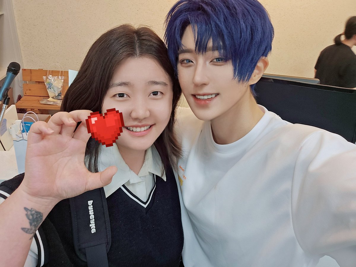 #영겁의_시간을_넘어_너희라는_별을_만나
드디어 후길 올리네요
행복했고, 더 행복할래요 2회 주세요
전 별도로 링크로 드립니다
읽어주시는 여러분들 행복하시길
류가네 셀카는 자랑입니다.
 posty.pe/ytvj1f