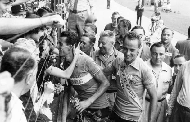 JeanMarieGHIBAU's tweet photo. 12 juin 1925 : Naissance de Raphaël Geminiani, coureur cycliste français.
#CeJour https://t.co/vSYrfzfJa1