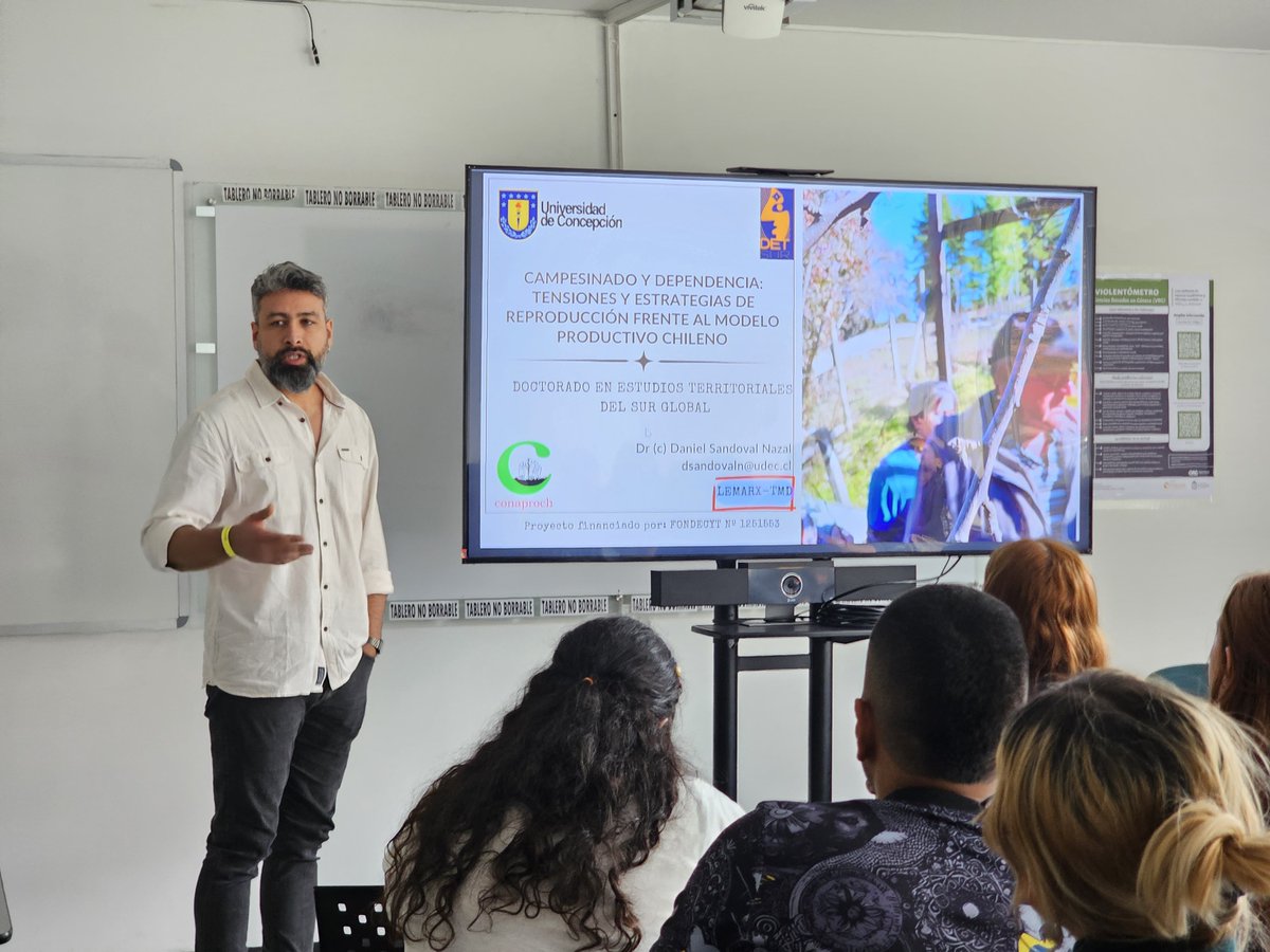 dsandovaln1's tweet image. En #CLACSO2025 compartí avances d mi tesis doctoral: "Campesinado y dependencia: tensiones y estrategias frente al modelo productivo chileno"
Debates sobre tierra, clase y naturaleza en los territorios del Sur Global.
@CLACSOOficial @faug_udec #EstudiosTerritoriales #Campesinado