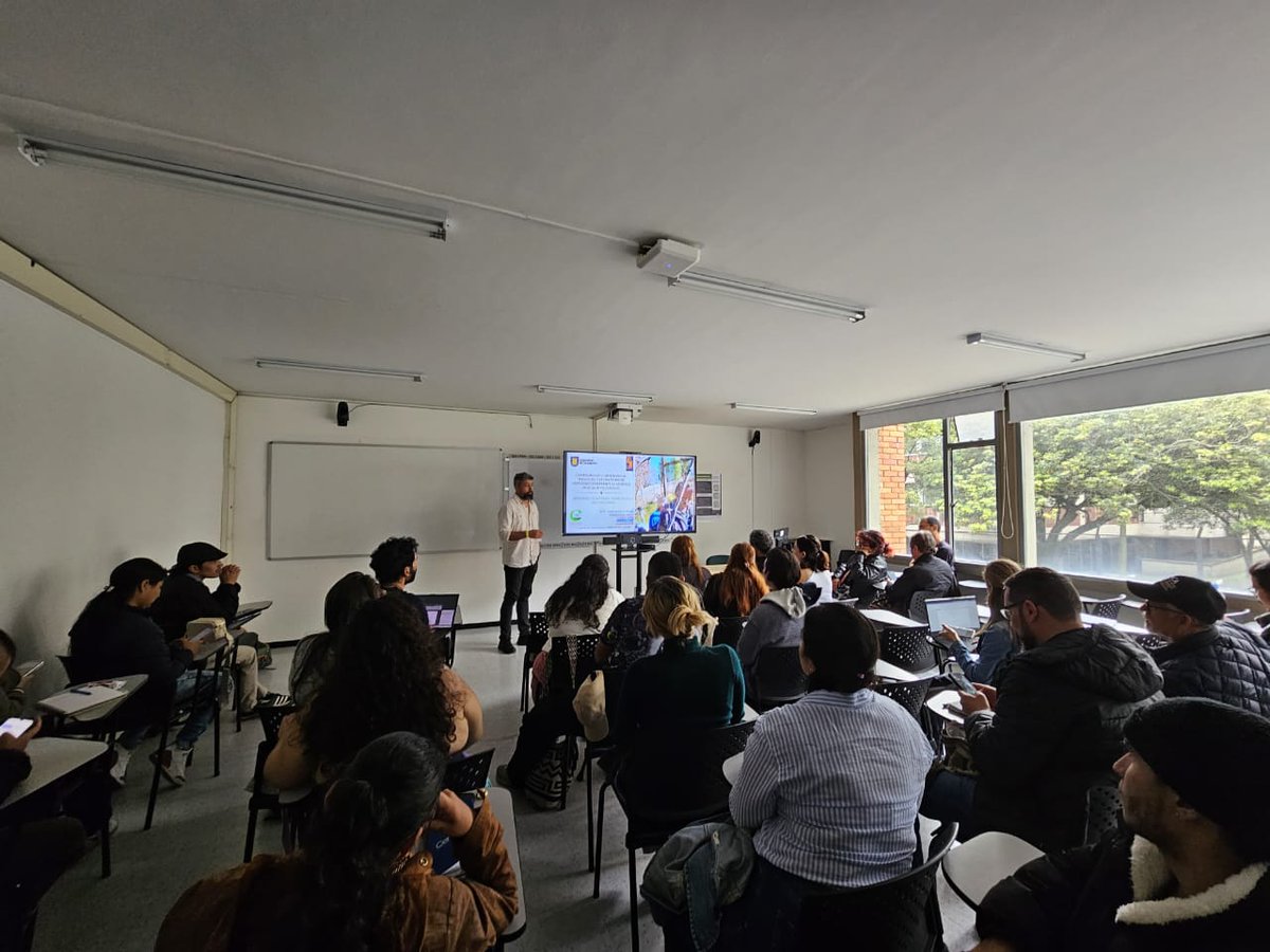 dsandovaln1's tweet image. En #CLACSO2025 compartí avances d mi tesis doctoral: "Campesinado y dependencia: tensiones y estrategias frente al modelo productivo chileno"
Debates sobre tierra, clase y naturaleza en los territorios del Sur Global.
@CLACSOOficial @faug_udec #EstudiosTerritoriales #Campesinado