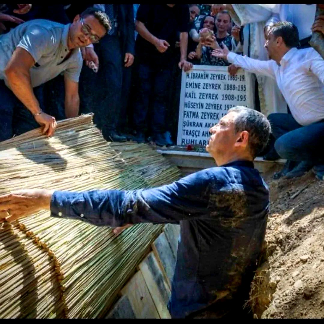 Acın acımız, yükün yükümüzdür Özgür kardeşim; mücadele hepimizin, Kuvva-i Milliye ruhu, vatanı savunma görevi hepimizin. 

yücelbinici 
.