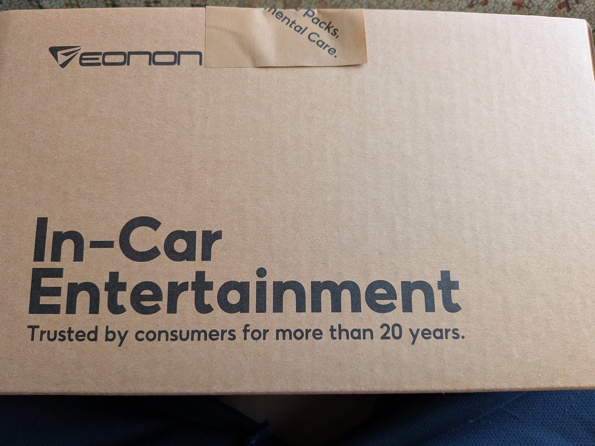 nao_s32's tweet image. 新品交換！
6年ぶり！
#Androidナビ
#EONON