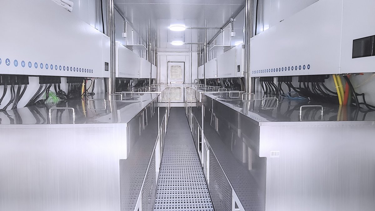 🚀 Milestone achieved!
<a href="/Auradine_Inc/">Auradine</a> miners are now live! Deployed with FBOX F40 Plus leak-proof, eco-friendly, app-controllable immersion containers.
1MW up &amp; hashing fast. The future of scalable bitcoin mining is here.

#BitcoinMining #ImmersionCooling #FBOX #Auradine