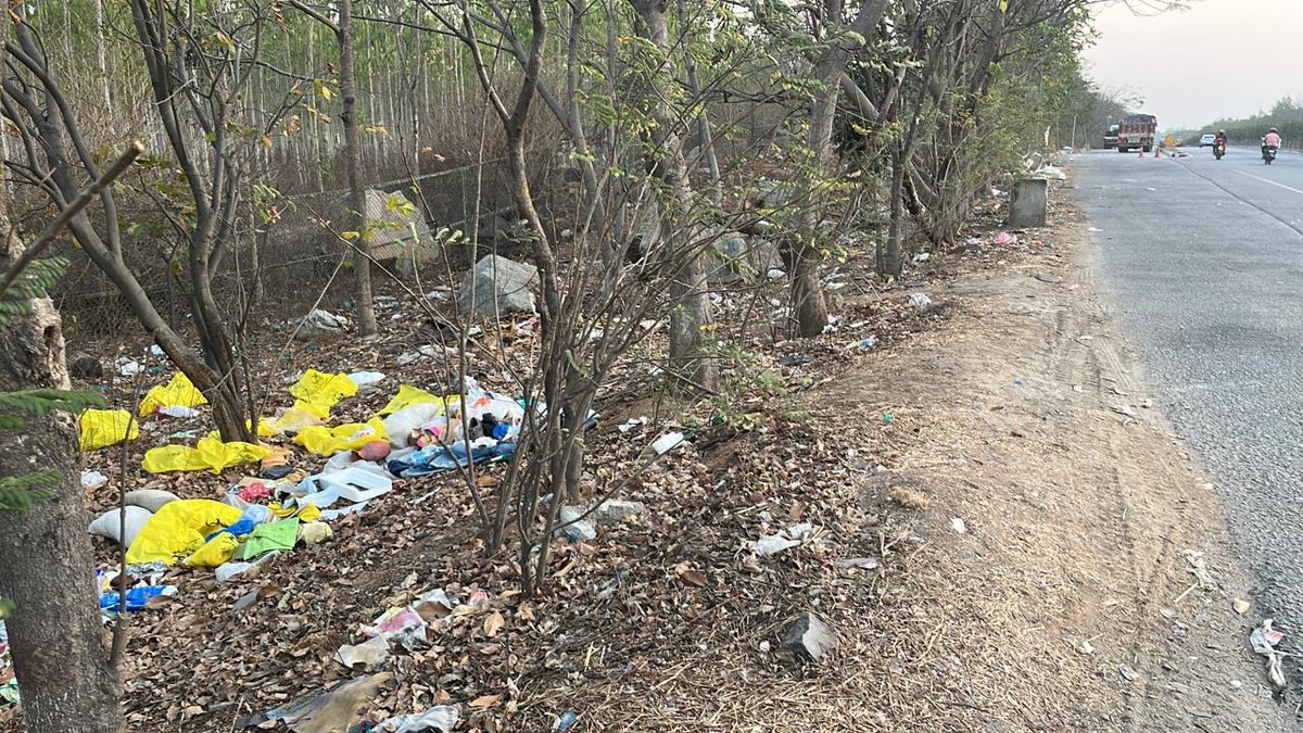 <a href="/GHMCOnline/">GHMC</a>
<a href="/CommissionrGHMC/">Commissioner GHMC</a>
Highly littered zone along the roadways leading to IKP (Industrial Knowledge Park), Majeedpur. Can we have this cleaned?