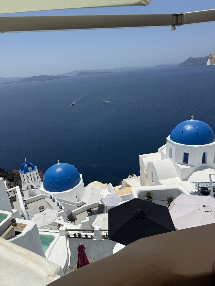 Turning 25 on this beautiful island with my girl ♥️