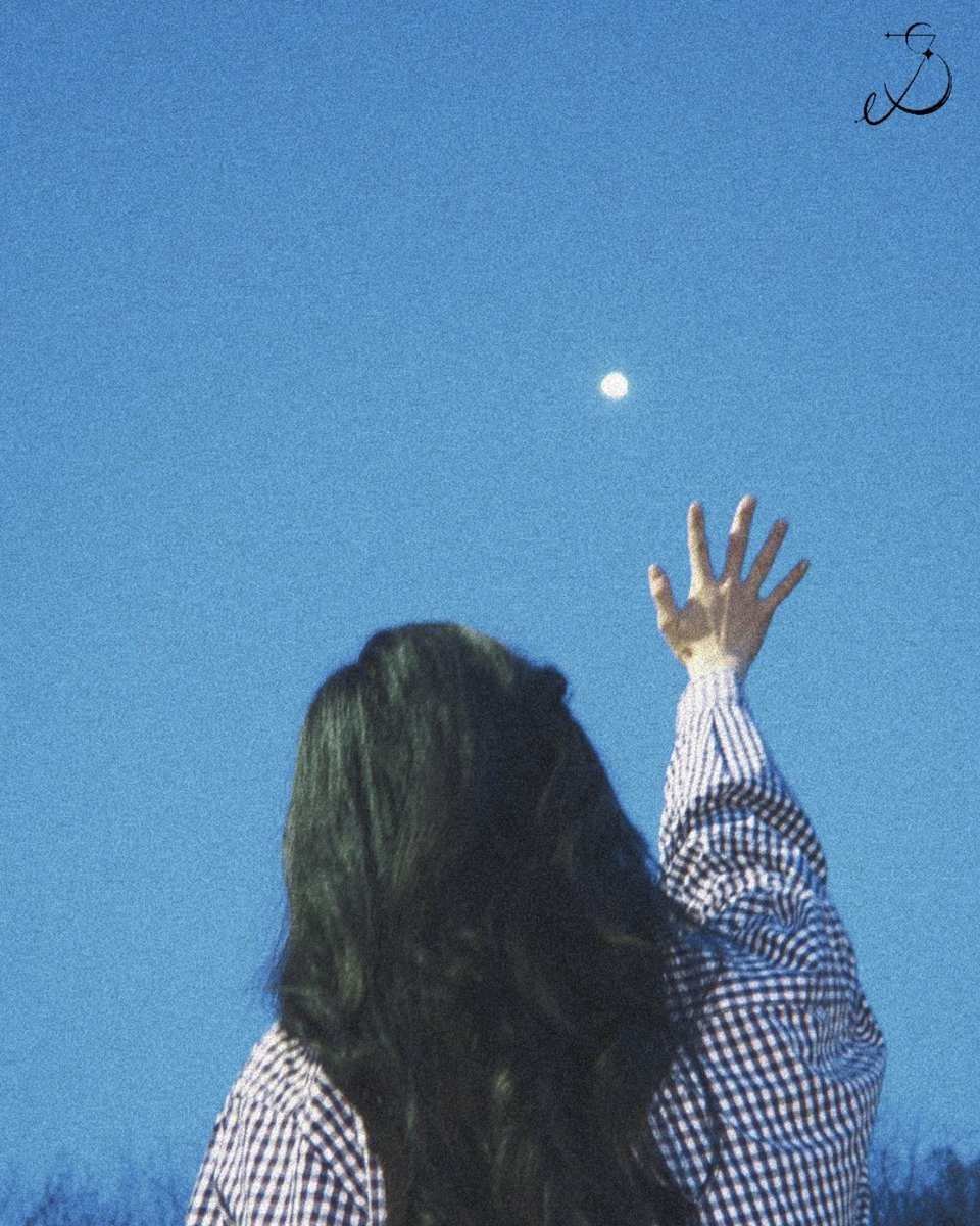 Night’s still young🎆
—
JINSOL 2nd Digital EP
[MEMO-LEE’s]

01. High Five
—
2025.06.23 12PM (KST)
#이진솔 #JINSOL
#MEMOLEEs #JINSOLMEMOLEEs